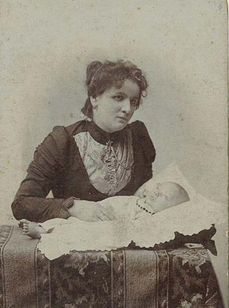 Haunting historical photos and their hidden stories